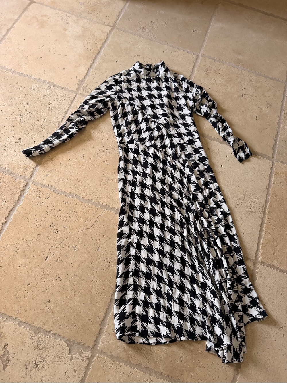 Ann Taylor Black & White Houndstooth Maxi Dress